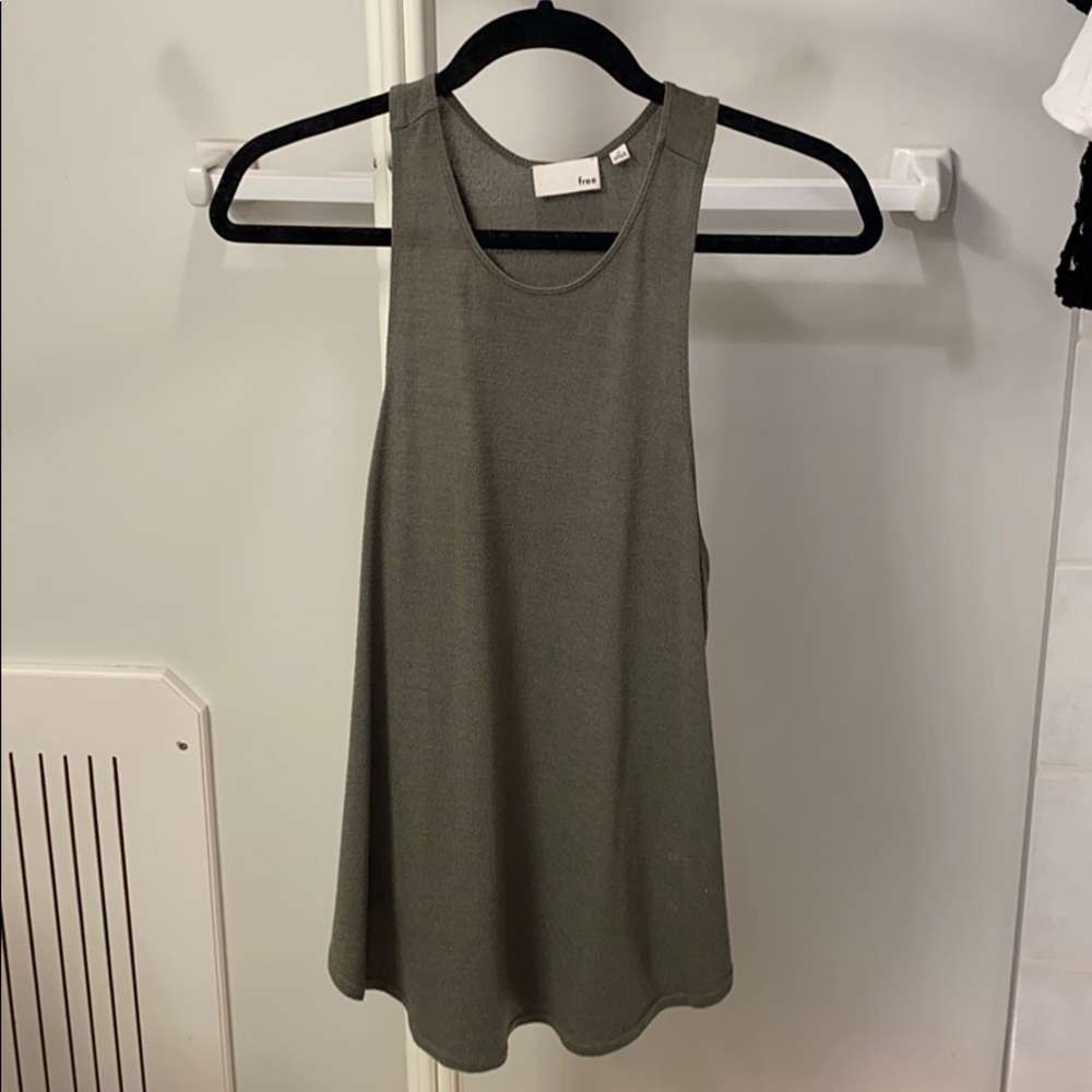 Aritzia Wilfred free flowy tank